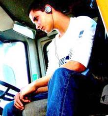 http://imagem.vilamulher.com.br/temp/fones-ouvido-110108.jpg